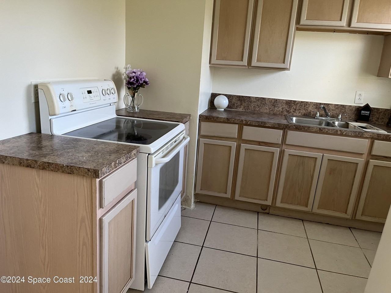 360 Schoolhouse Ln - Photo 5 of 10