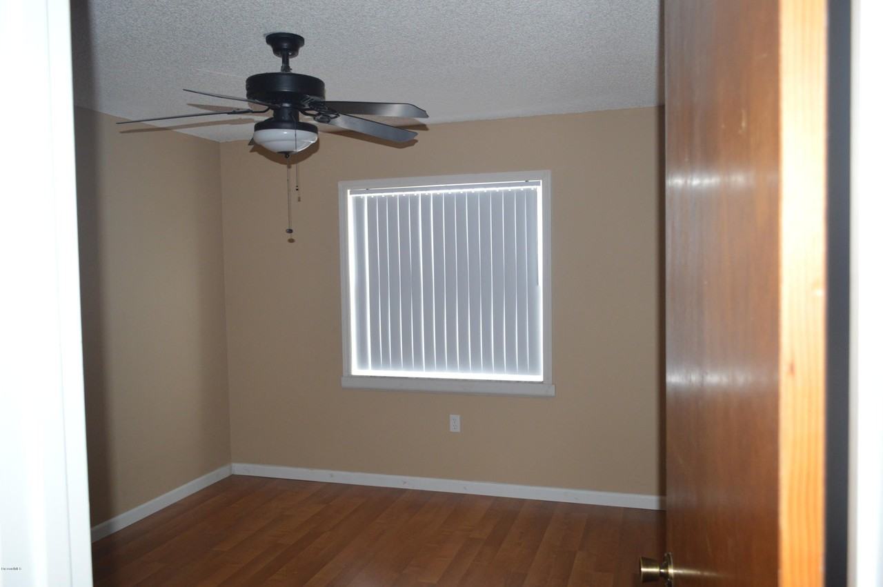 101 Summer Pl Apt 3 - Photo 4 of 15