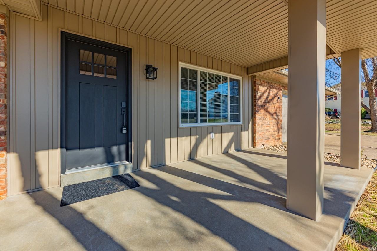 441 Lawrence Dr - Photo 5 of 33