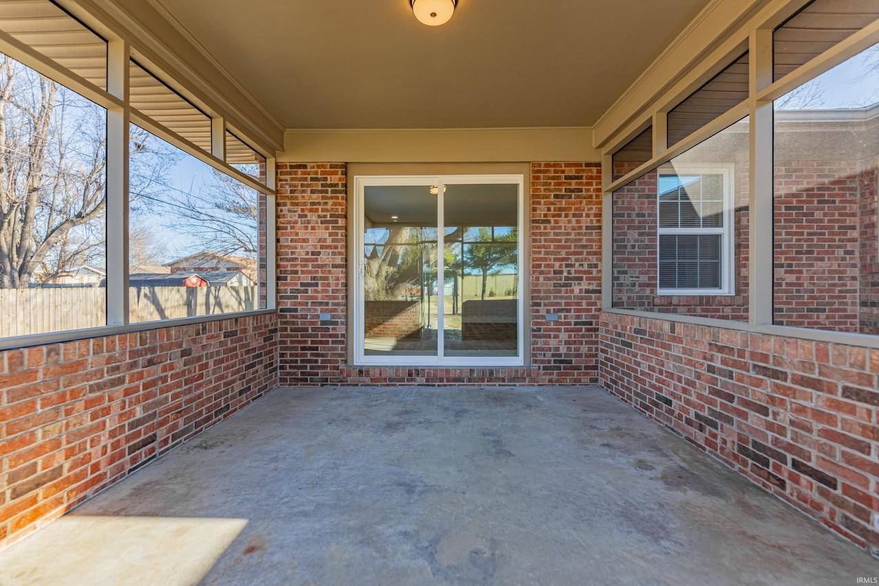 441 Lawrence Dr - Photo 7 of 33