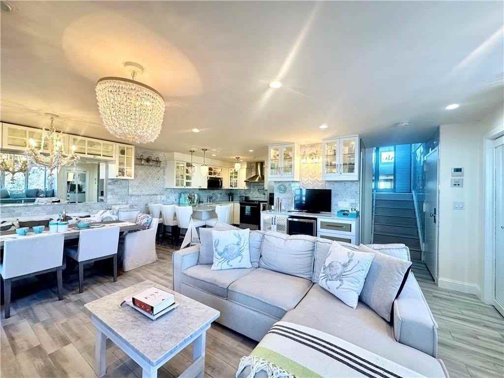 312 America - Photo 3 of 24