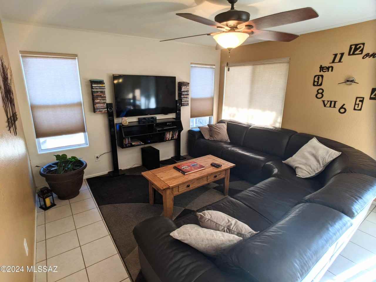 9019 N Grafton Ave - Photo 3 of 29