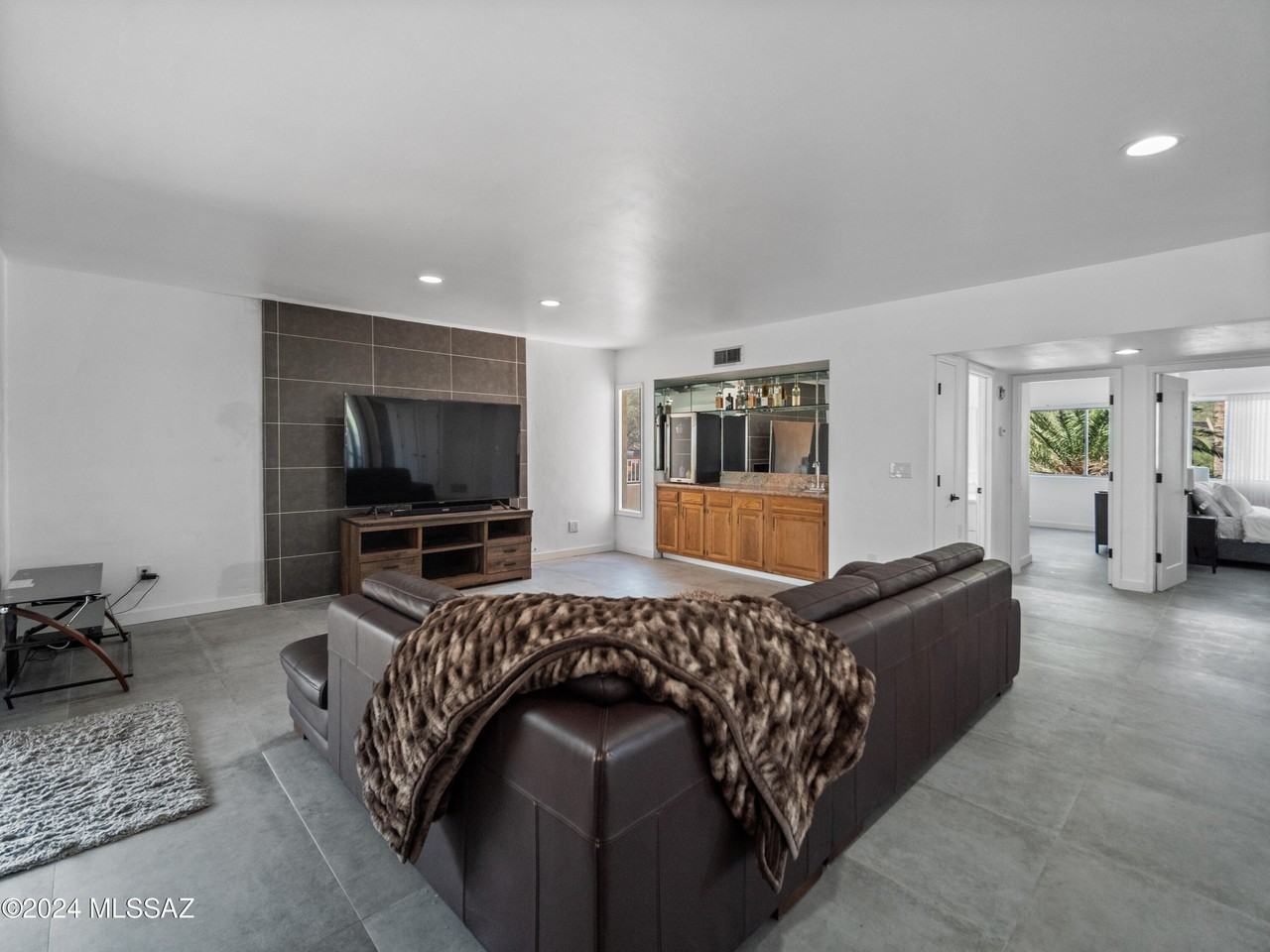 5798 E Paseo Cimarron - Photo 7 of 27