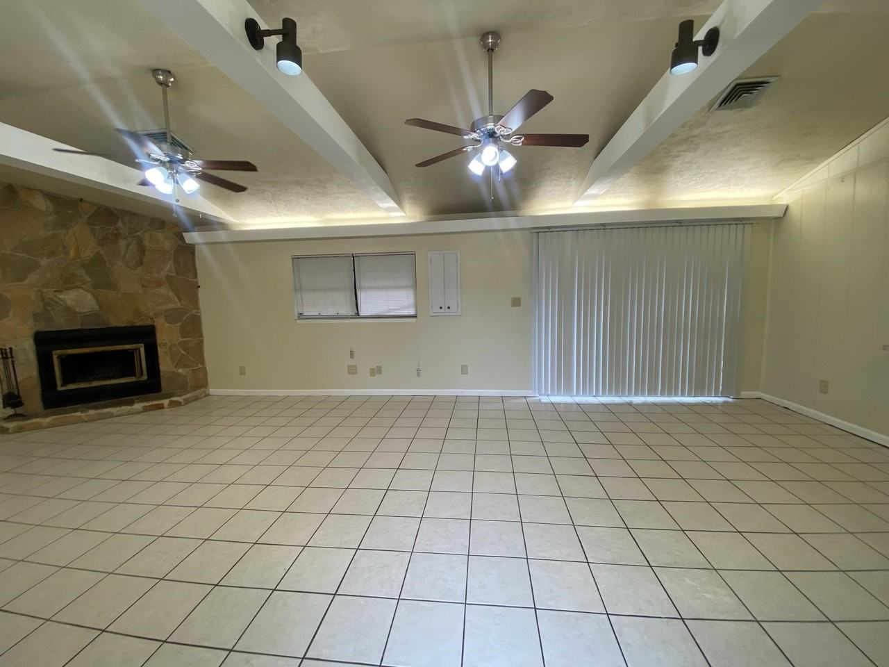 3205 Gallant Fox Trl - Photo 2 of 16