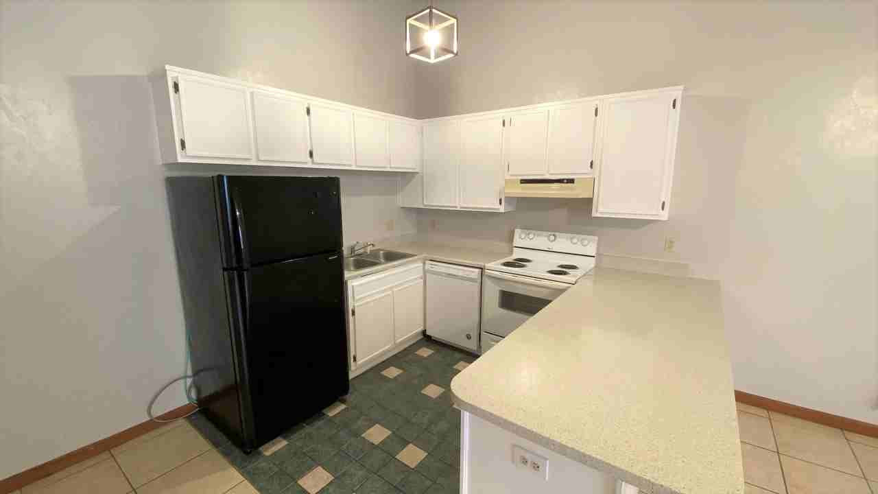 2081 Continental Ave - Photo 3 of 9