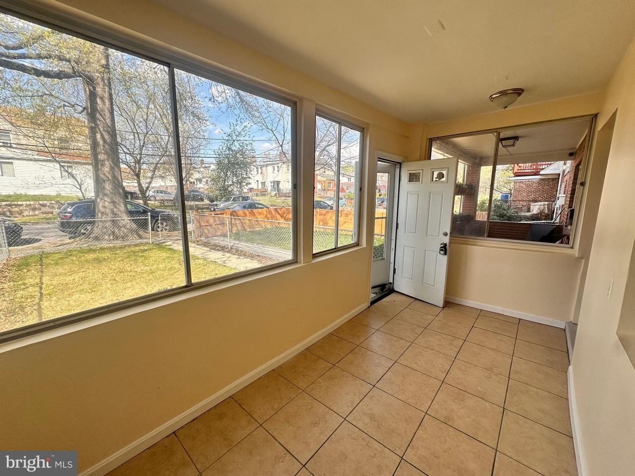 3433 Clay St Ne - Photo 4 of 19