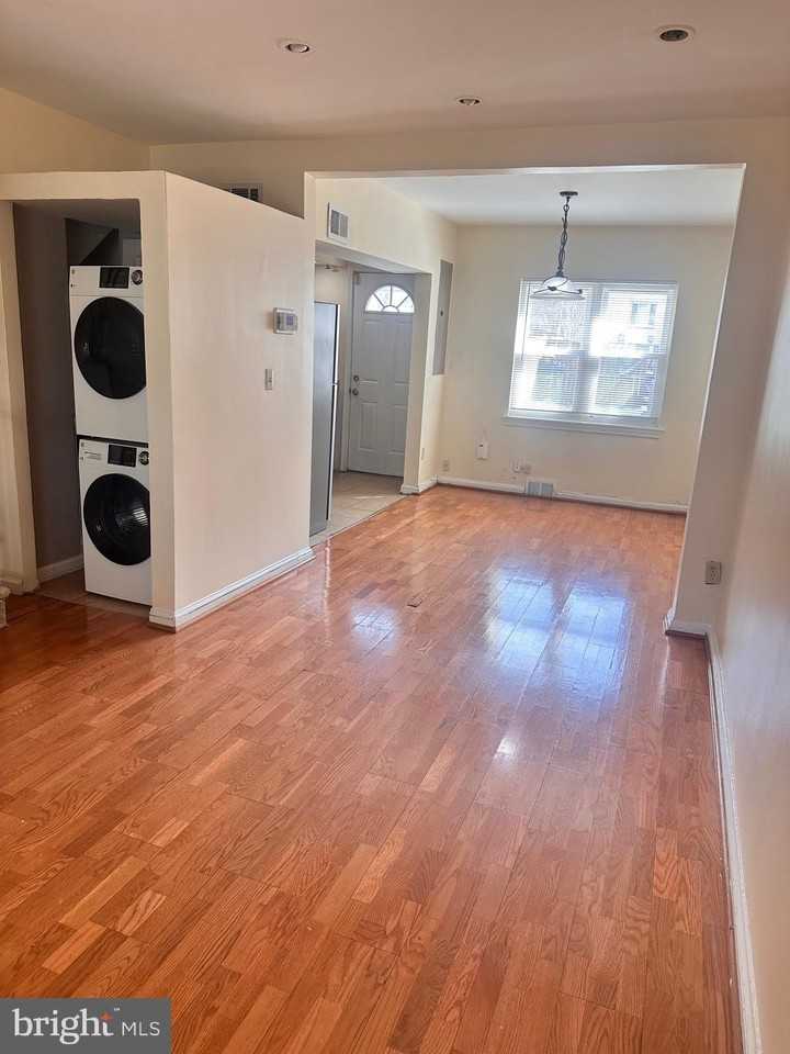 3433 Clay St Ne - Photo 6 of 19