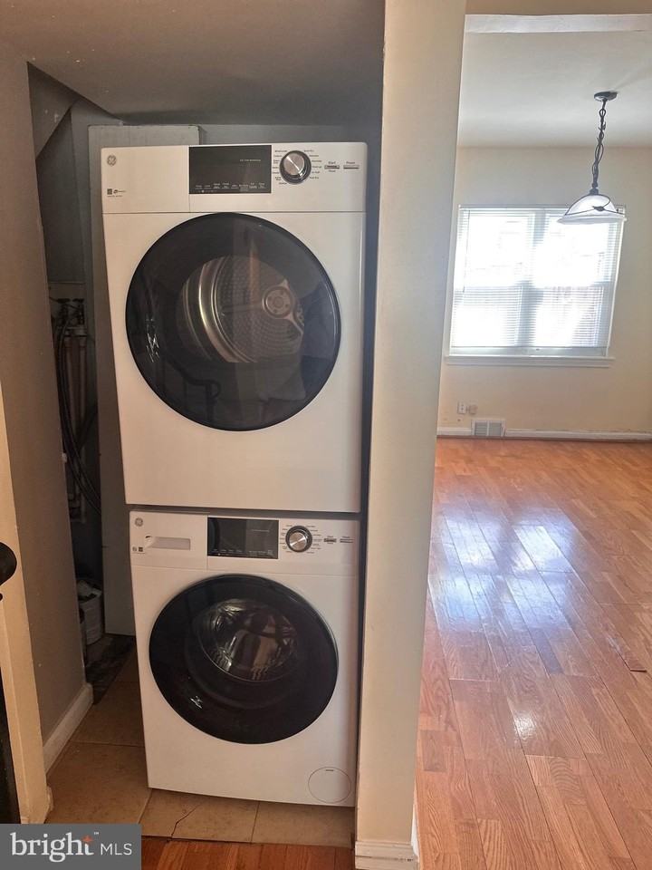 3433 Clay St Ne - Photo 7 of 19