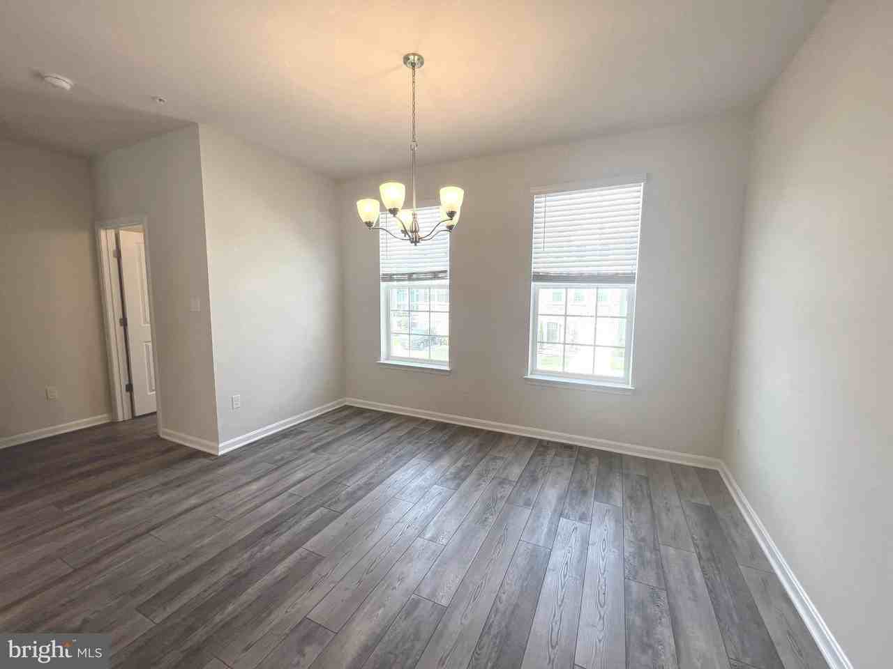 2013 Thornbrook Way - Photo 4 of 17