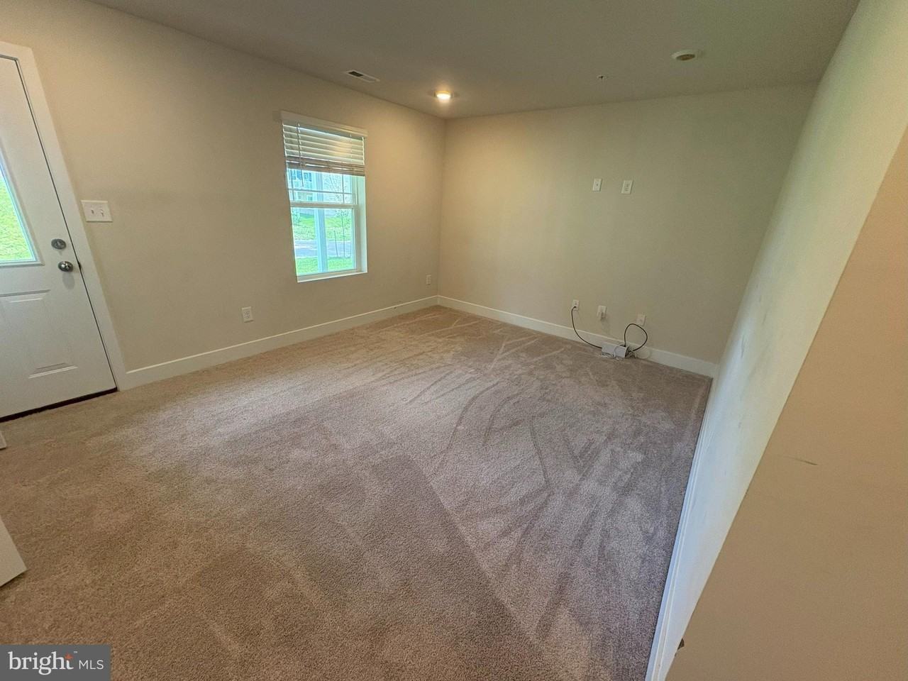 1815 Betterton Rd - Photo 4 of 12