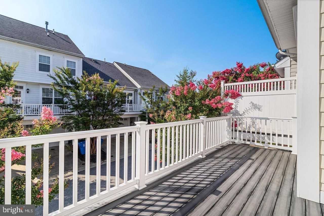 55 Derby Dr - Photo 2 of 4