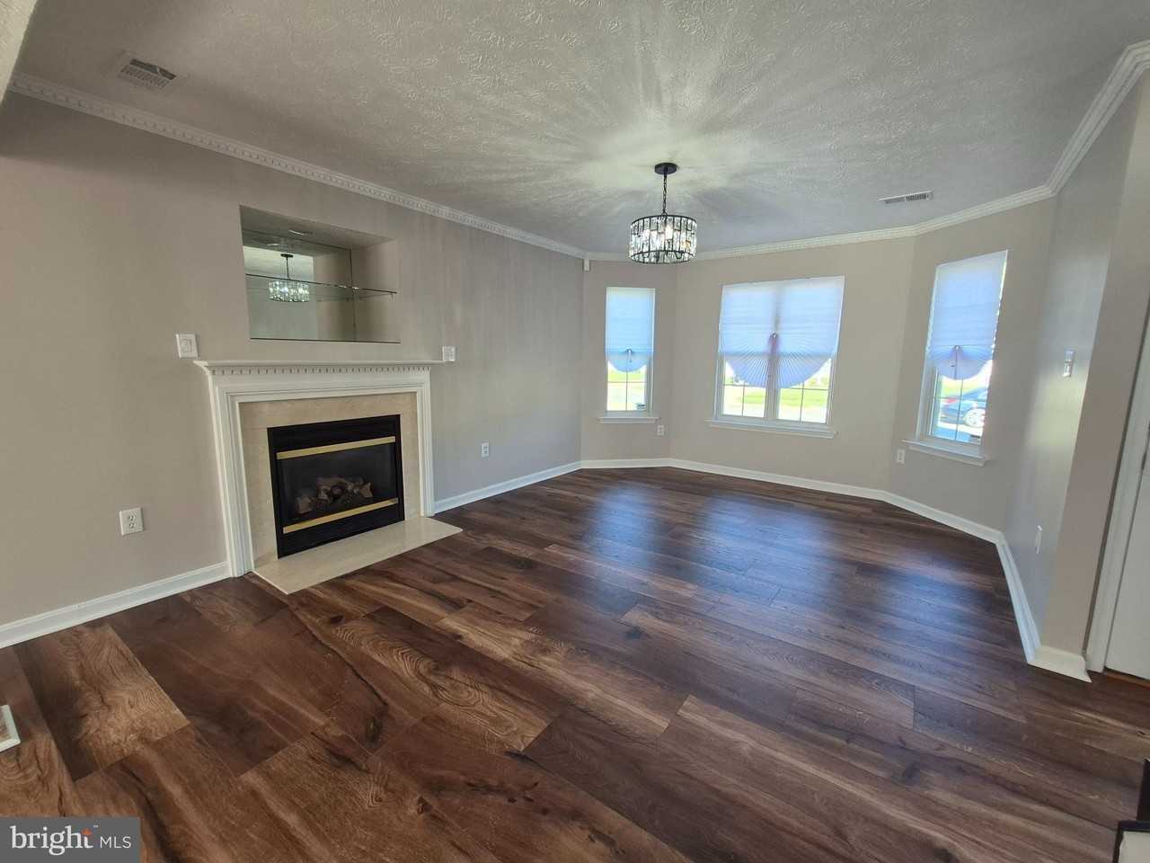 2440 Shellcove Ct - Photo 4 of 23