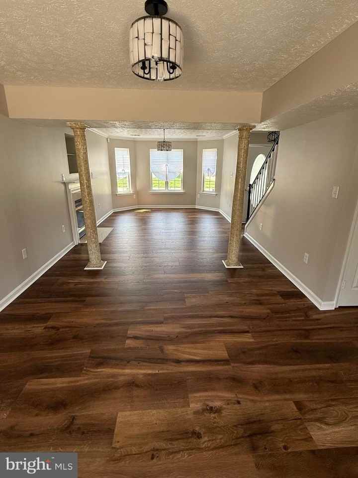 2440 Shellcove Ct - Photo 6 of 23