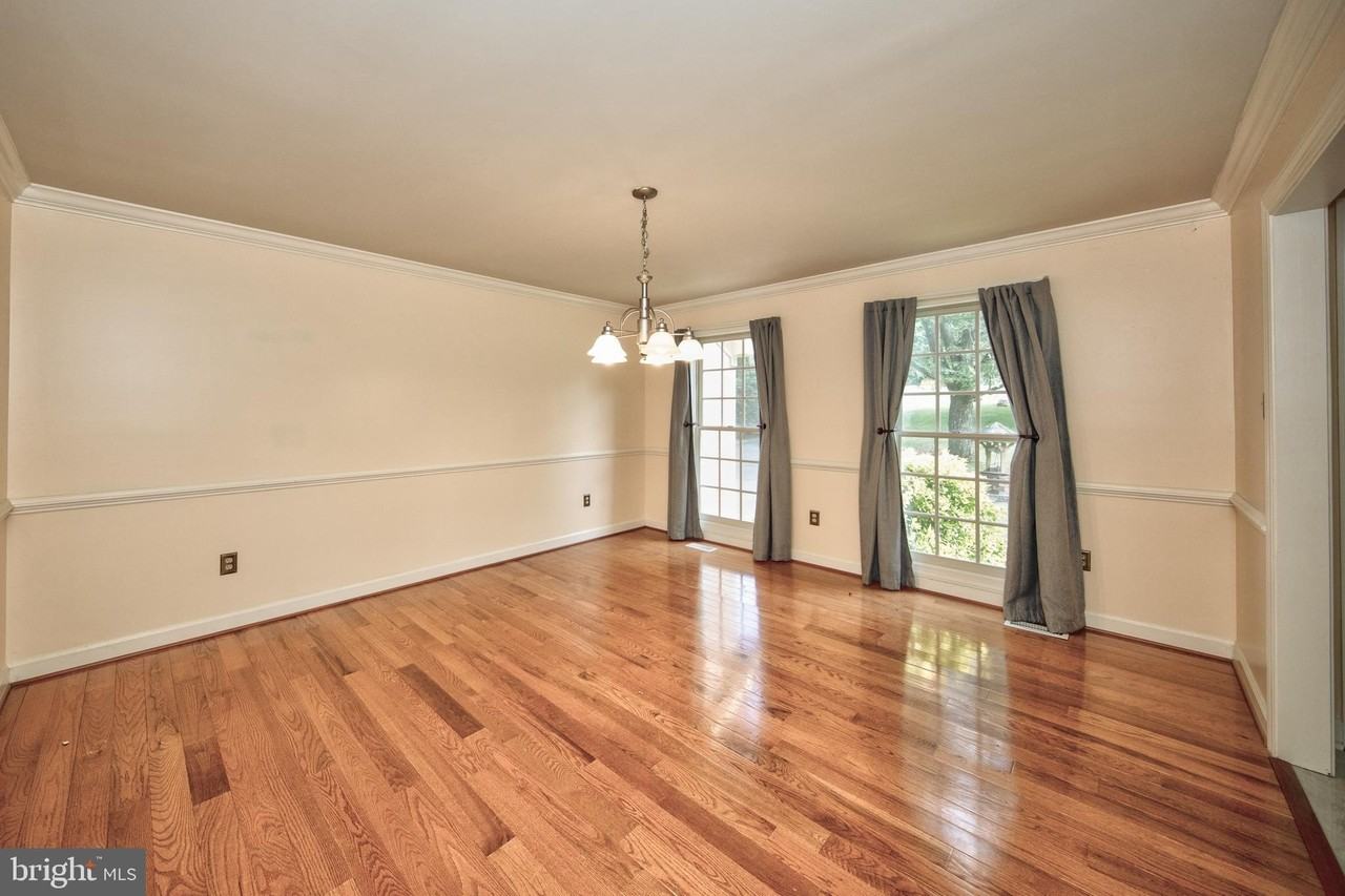 210 King Johns Ct - Photo 5 of 44