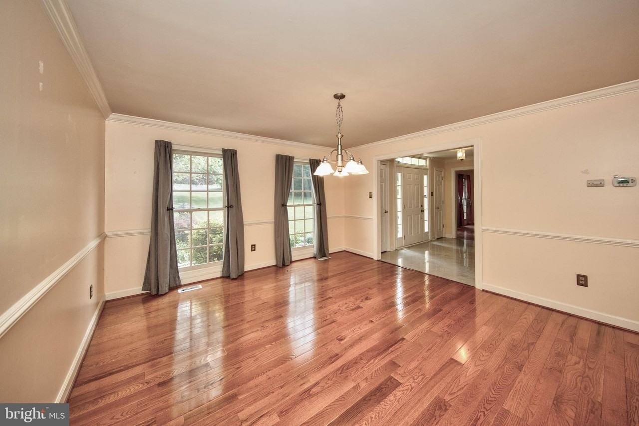 210 King Johns Ct - Photo 6 of 44