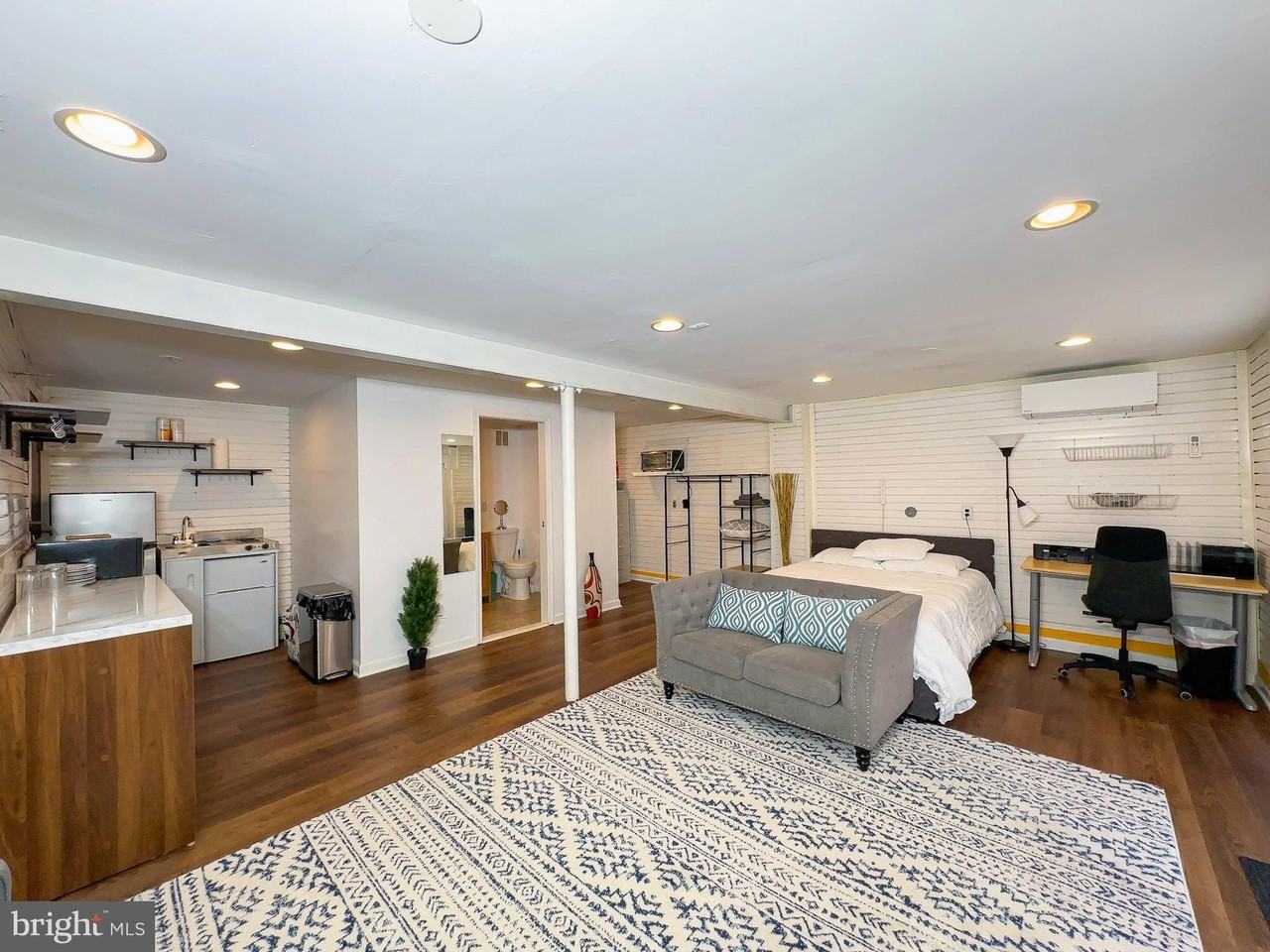 9300 Colesville Rd - Photo 2 of 12