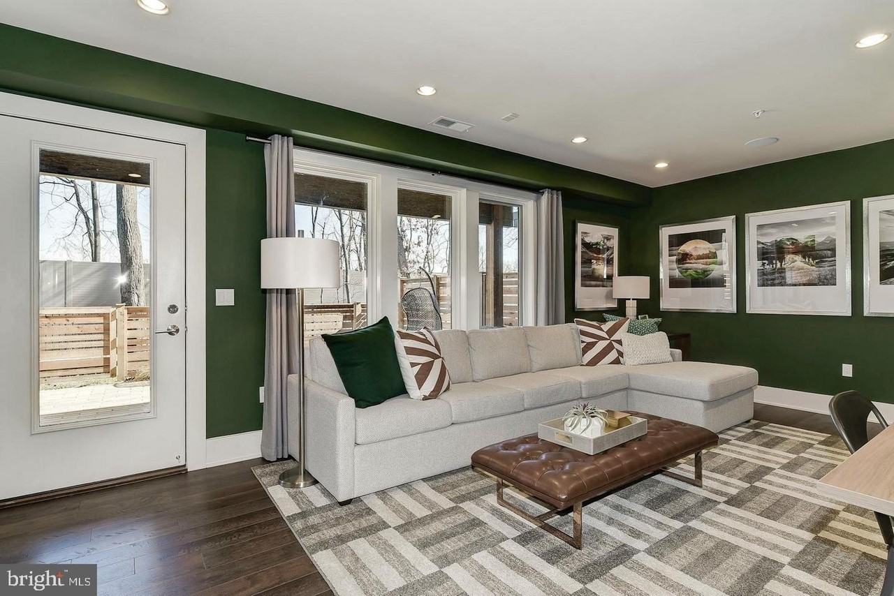 5318 Merriam St - Photo 3 of 25