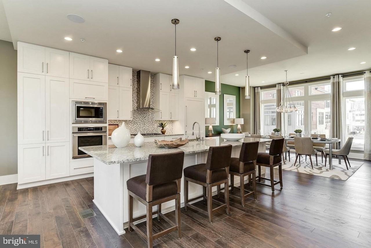 5318 Merriam St - Photo 5 of 25