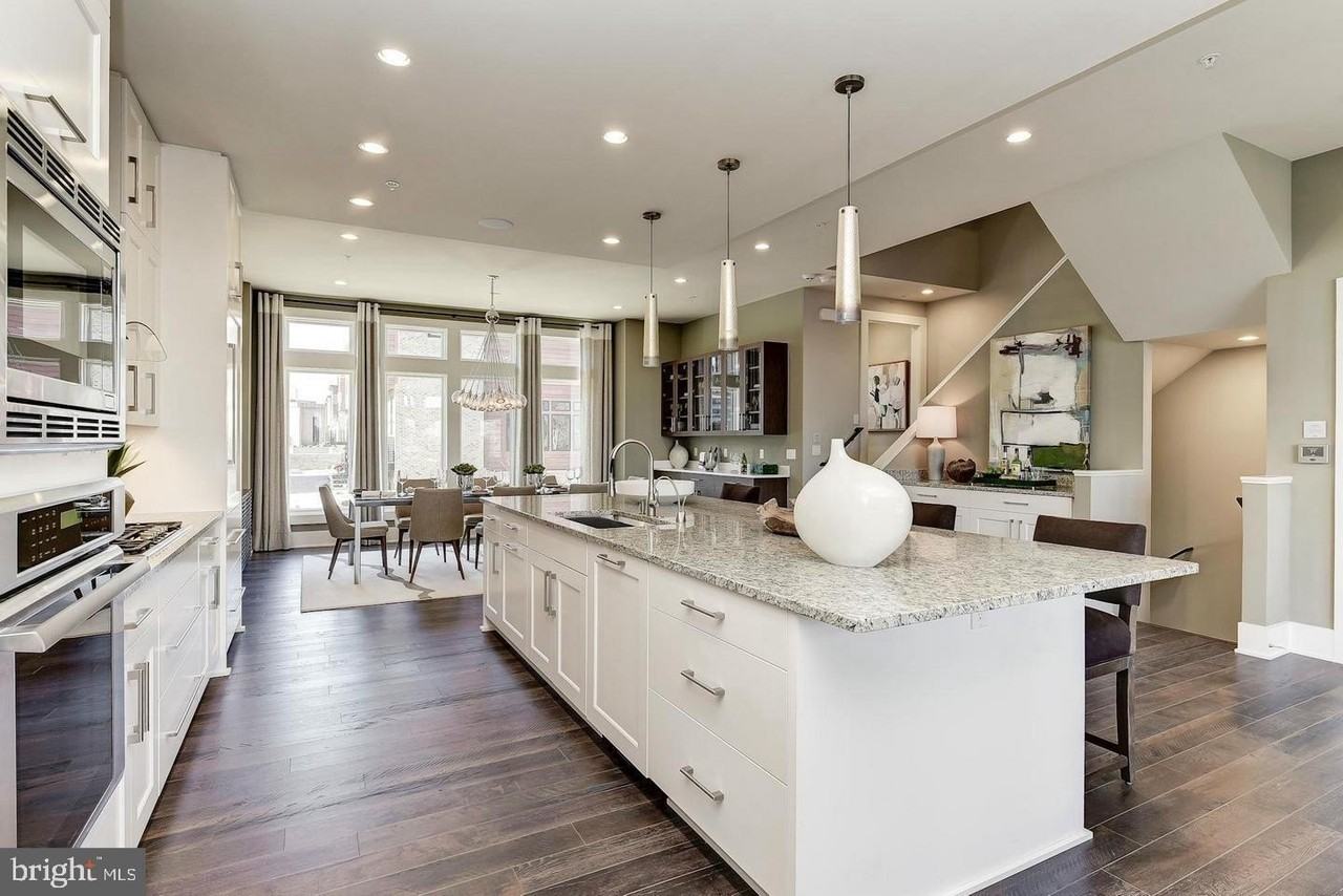 5318 Merriam St - Photo 6 of 25