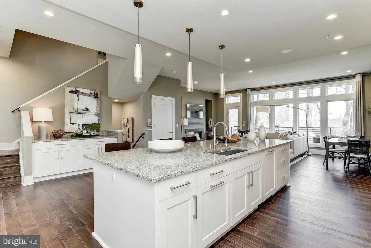 5318 Merriam St - Photo 7 of 25