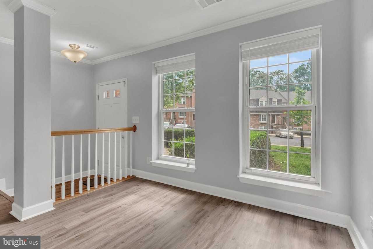 3829 Chesterwood Dr #3829 - Photo 2 of 17