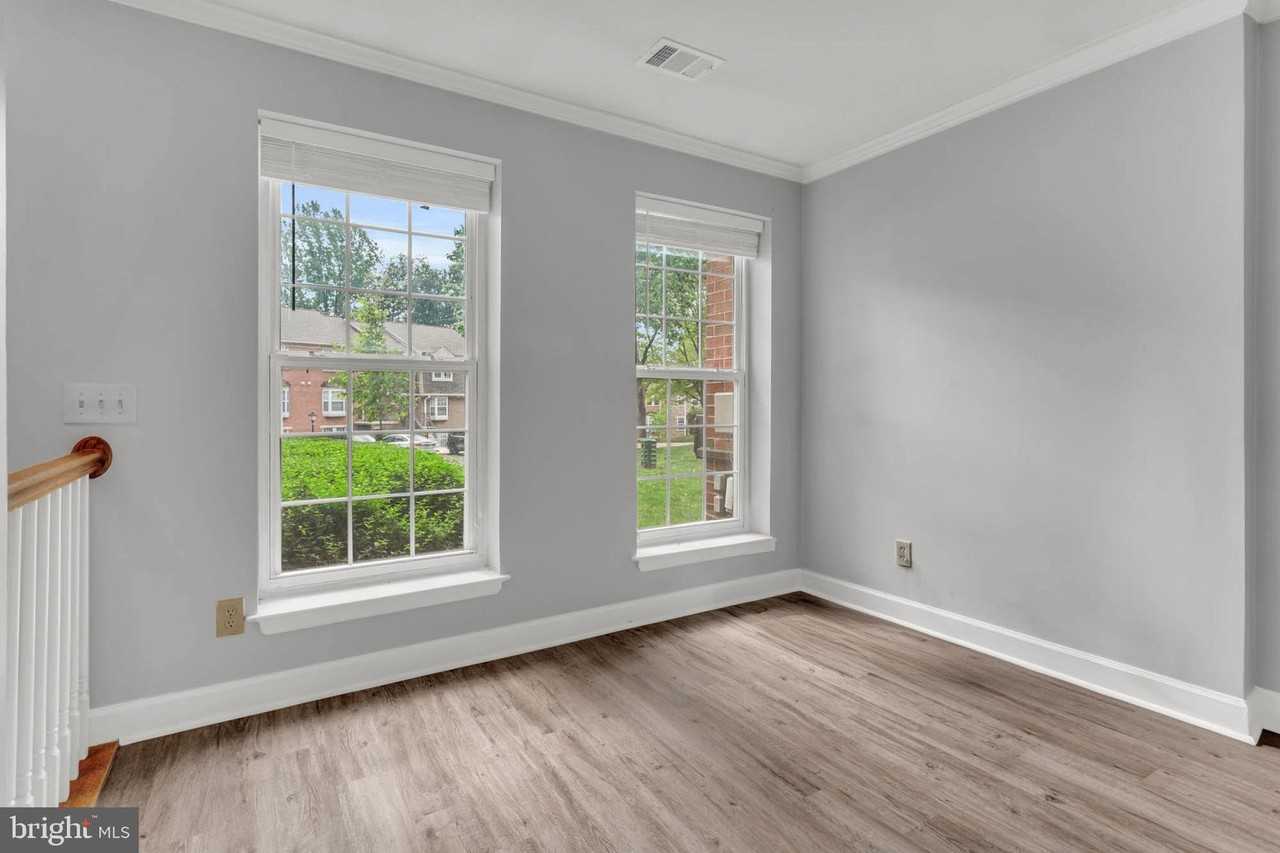 3829 Chesterwood Dr #3829 - Photo 3 of 17