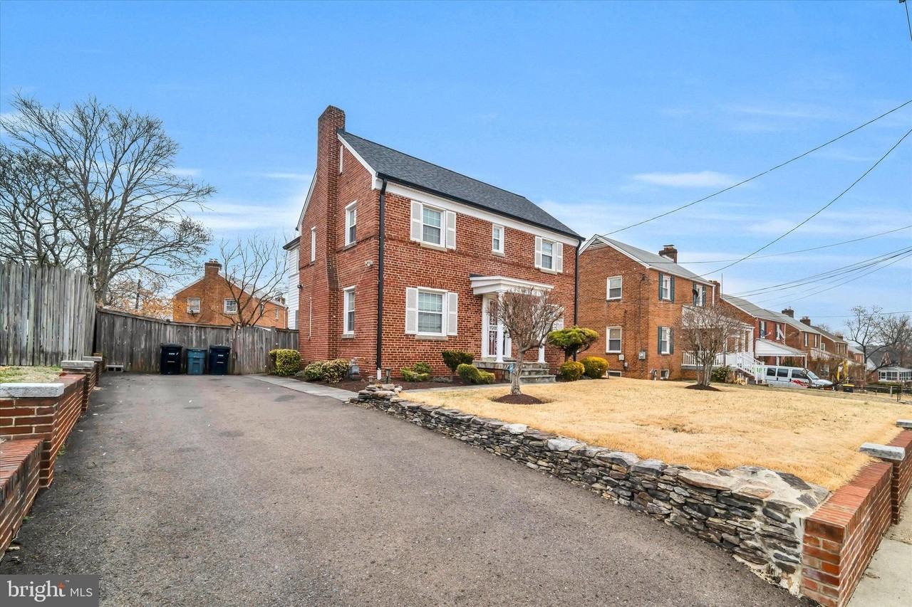 1002 Chillum Rd - Photo 2 of 45