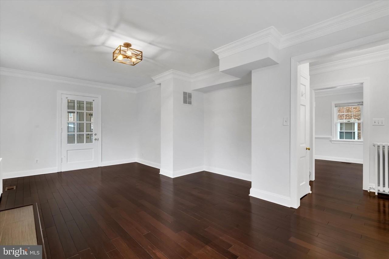 1002 Chillum Rd - Photo 6 of 45