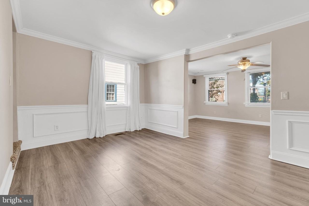 19 Pleasant St - Photo 5 of 23