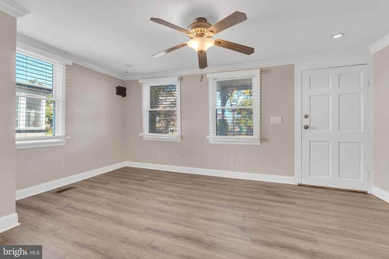 19 Pleasant St - Photo 6 of 23