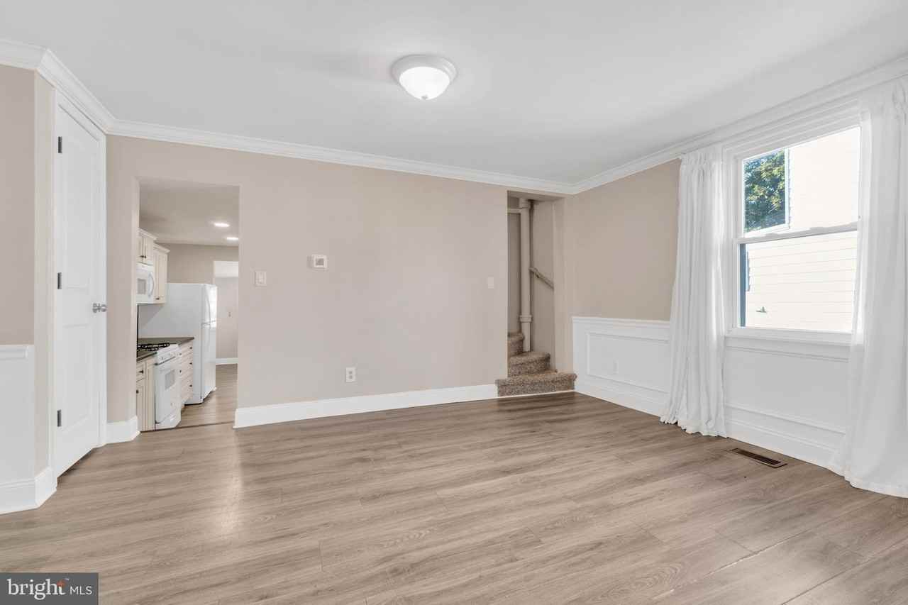 19 Pleasant St - Photo 7 of 23