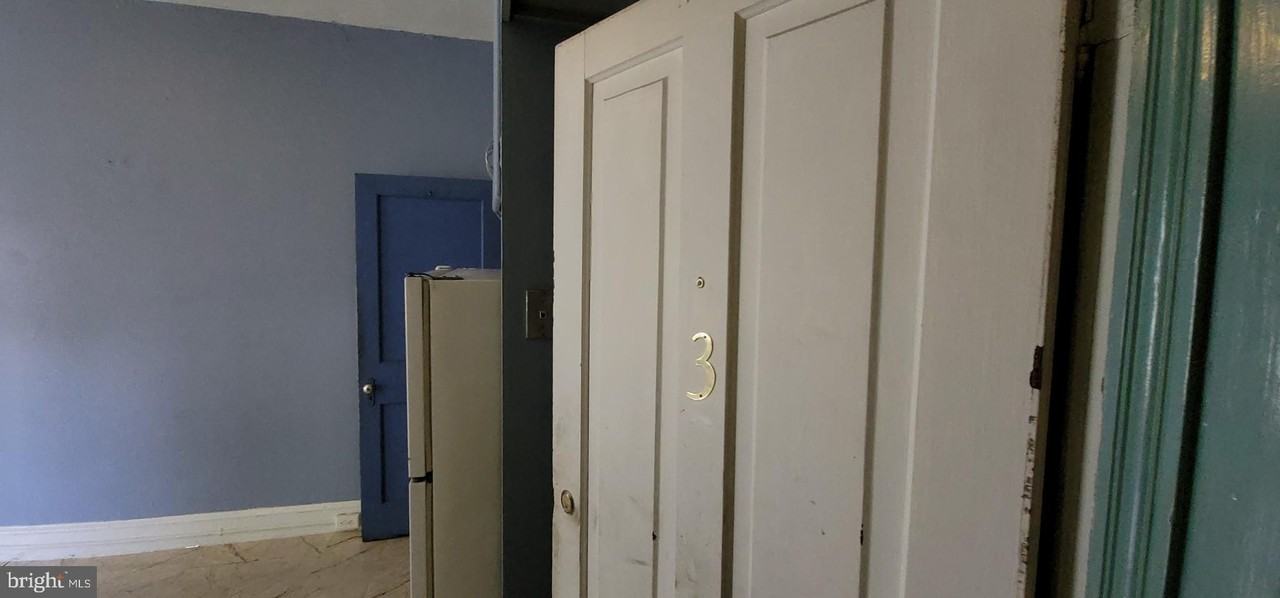 1327 Perkiomen Ave Apt 3 - Photo 3 of 12