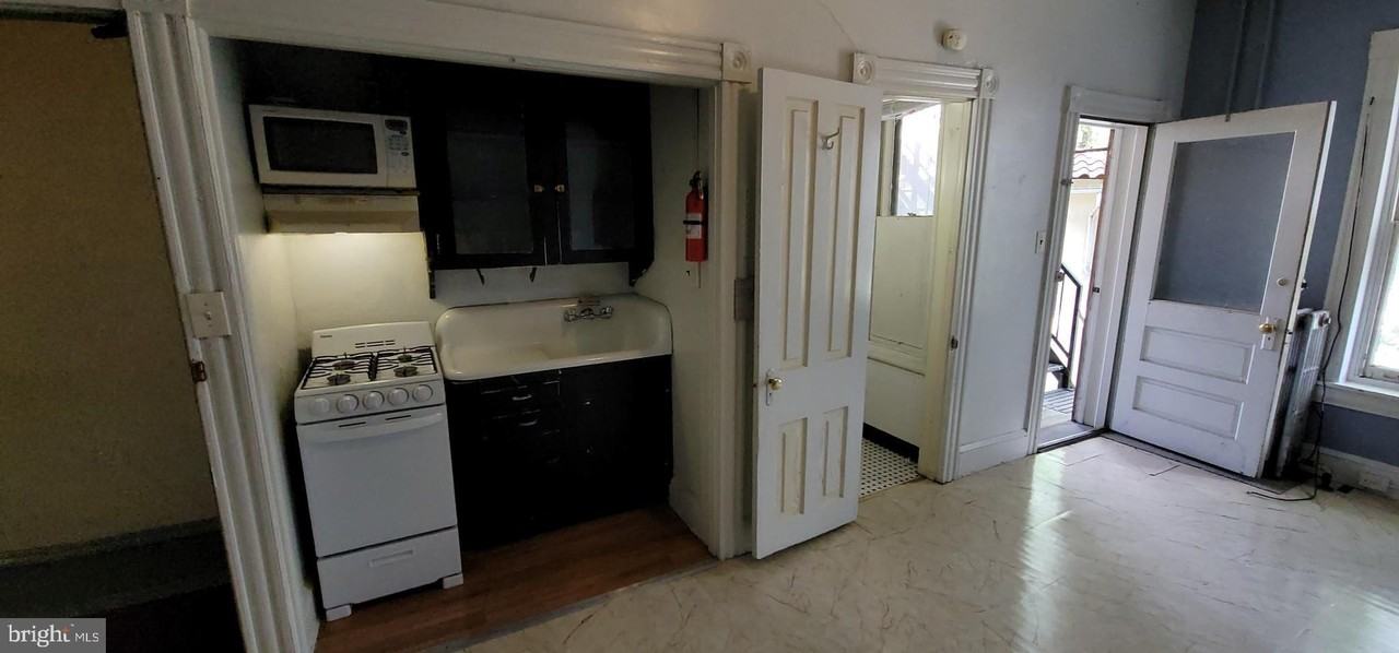 1327 Perkiomen Ave Apt 3 - Photo 5 of 12