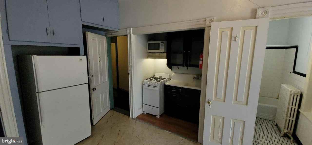 1327 Perkiomen Ave Apt 3 - Photo 6 of 12