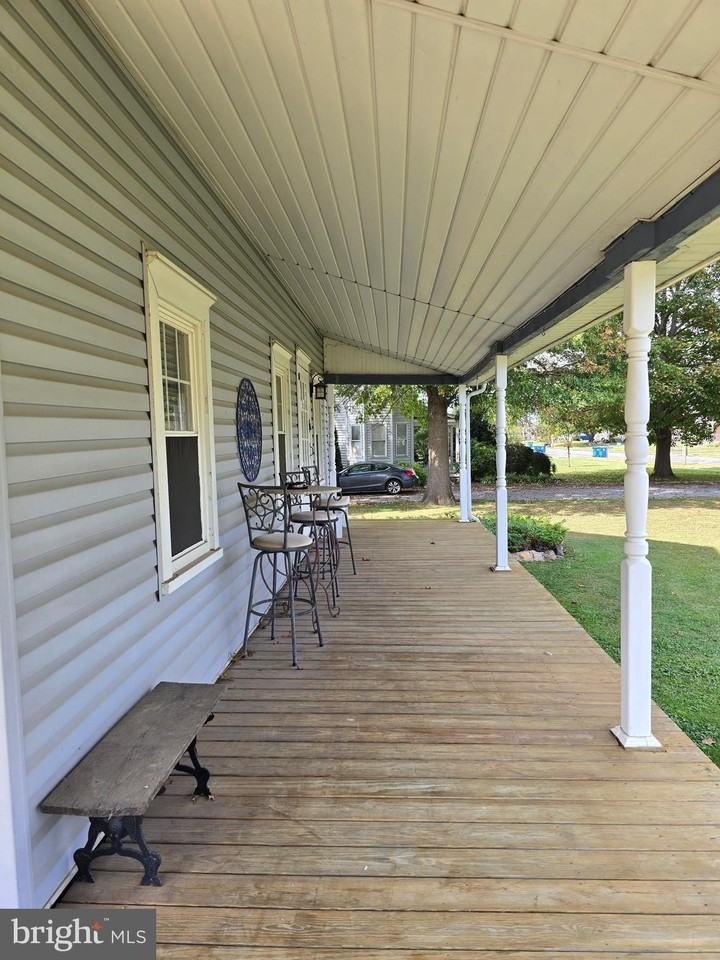 184 Cochran St - Photo 3 of 34