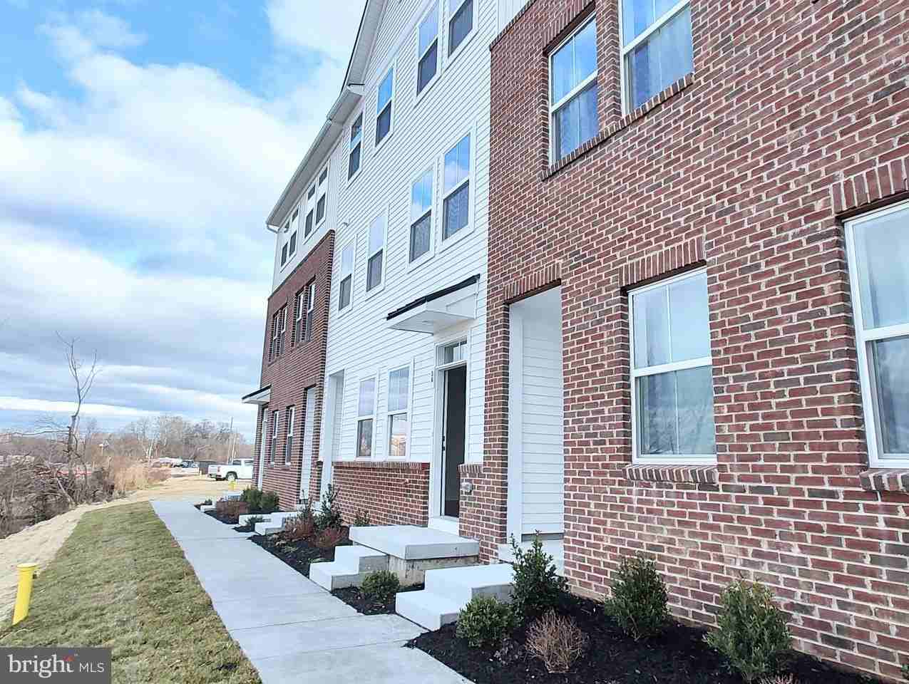 3 Wafer Aly Unit B - Photo 3 of 47