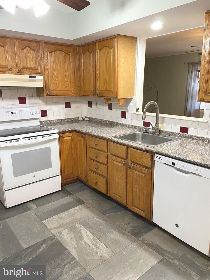 334 Laurel Dr - Photo 5 of 25