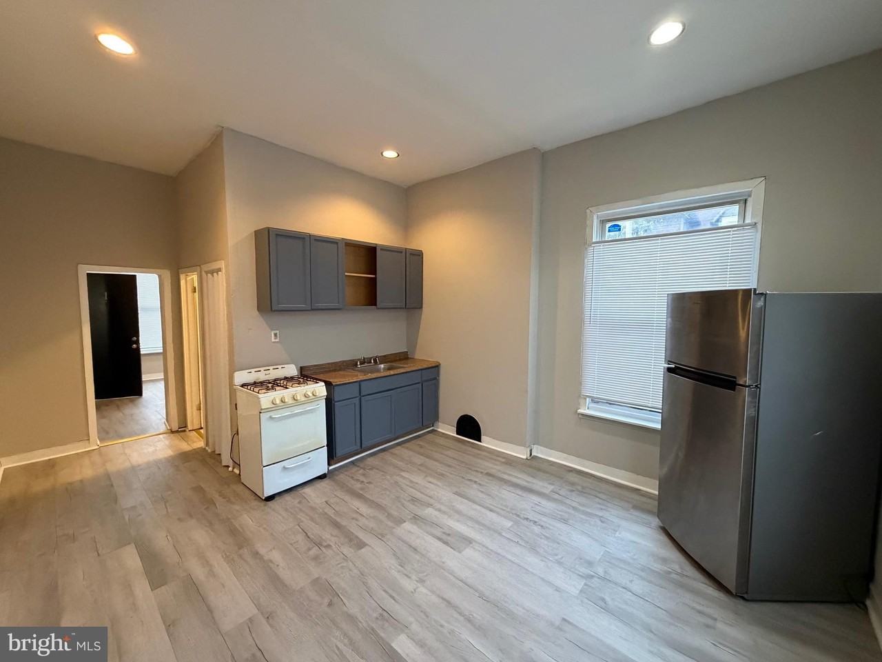 4643 Leiper St #1 - Photo 4 of 9