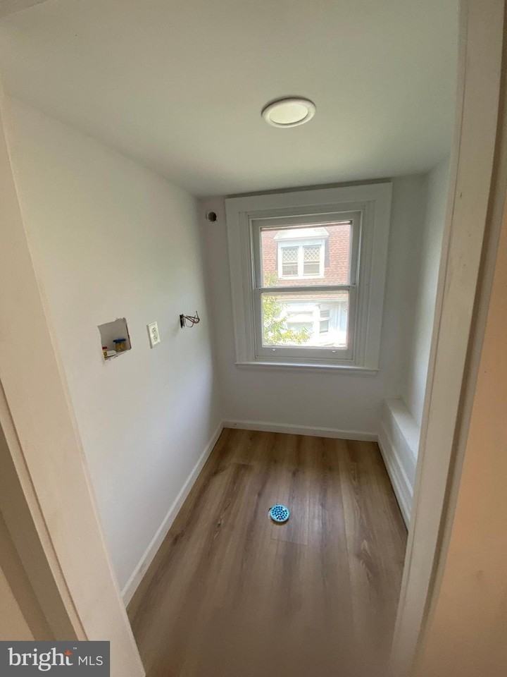 260 W Johnson St Apt 5l - Photo 6 of 8