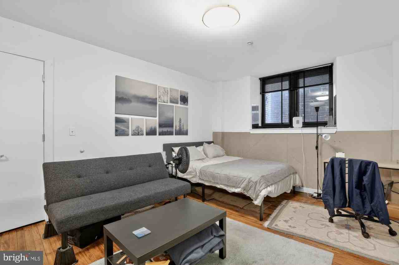 2321 Fitzwater St Apt 206 - Photo 4 of 30