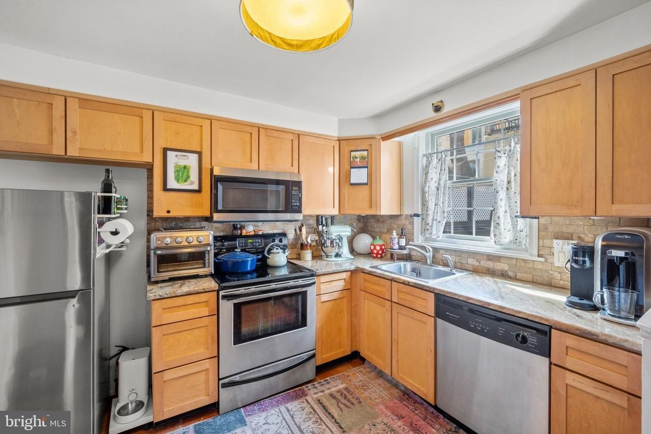 124 Catharine St Rear D - Photo 2 of 16