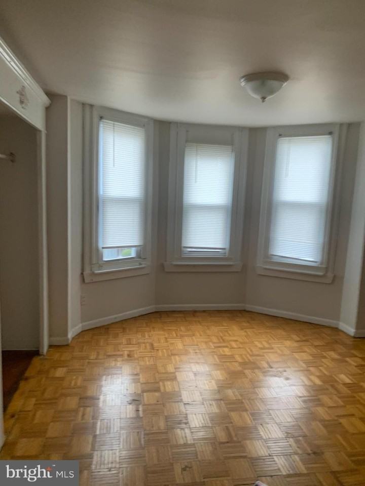 6239 N Woodstock St - Photo 2 of 4