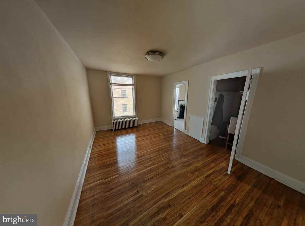 1728 Pine St #3F - Photo 5 of 8