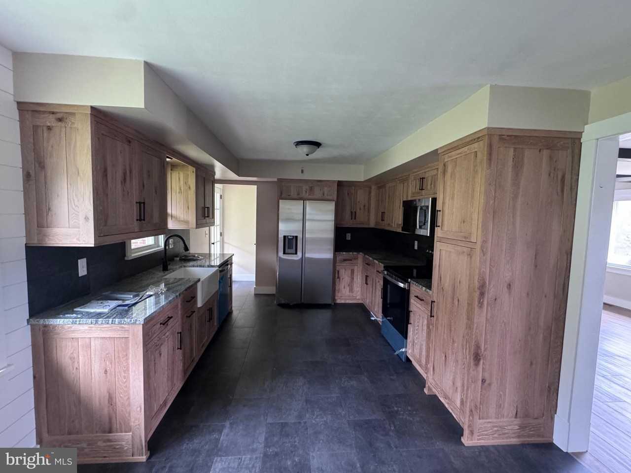 2674 Seven Valleys Rd - Photo 4 of 9