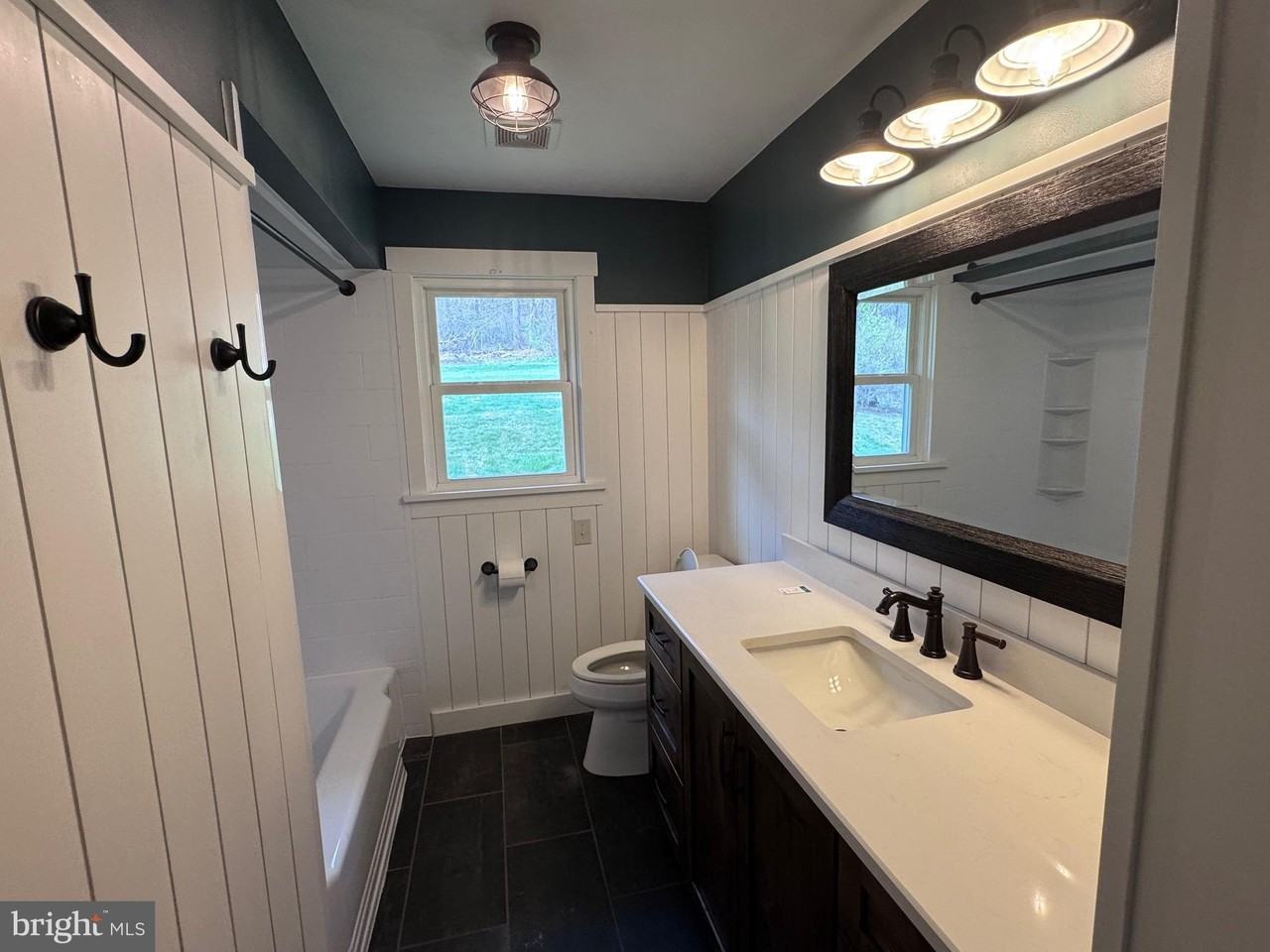 2674 Seven Valleys Rd - Photo 5 of 9