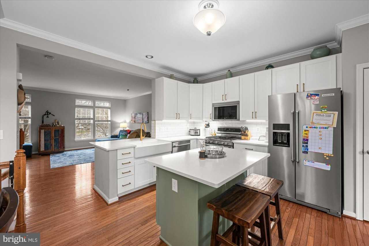 5076 Grimm Dr - Photo 3 of 50