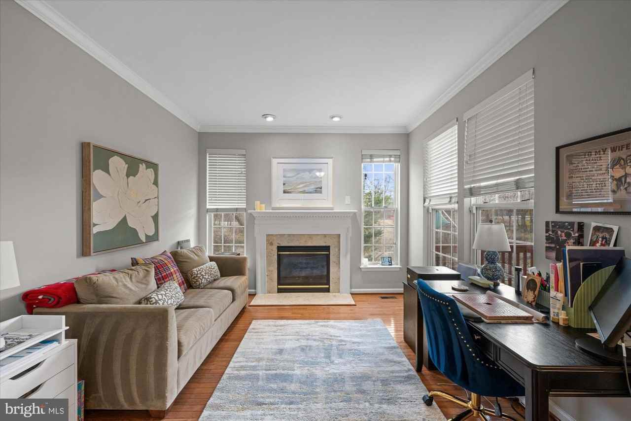 5076 Grimm Dr - Photo 4 of 50