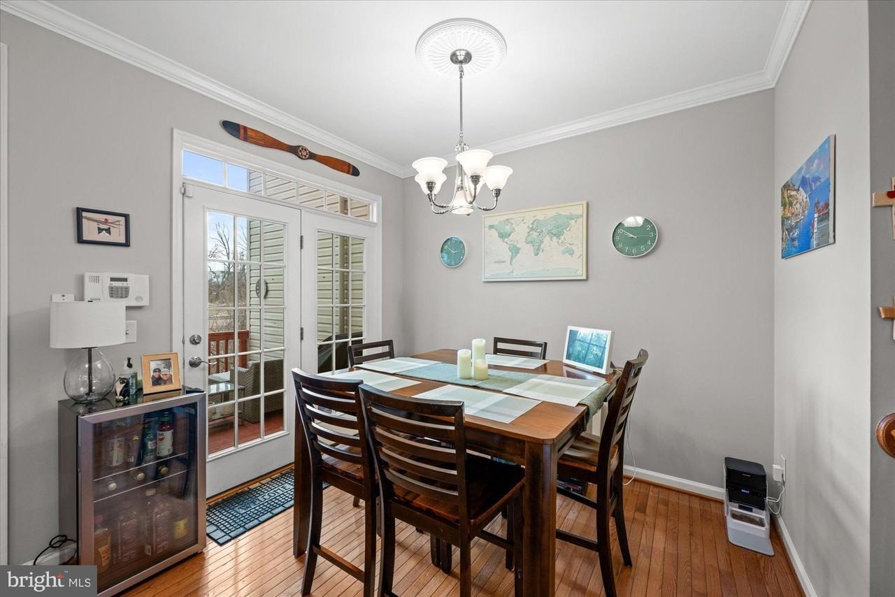 5076 Grimm Dr - Photo 5 of 50