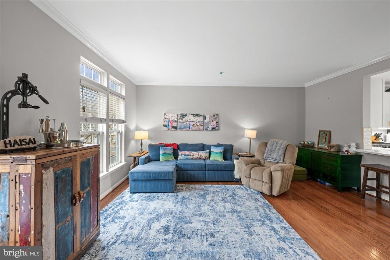 5076 Grimm Dr - Photo 6 of 50