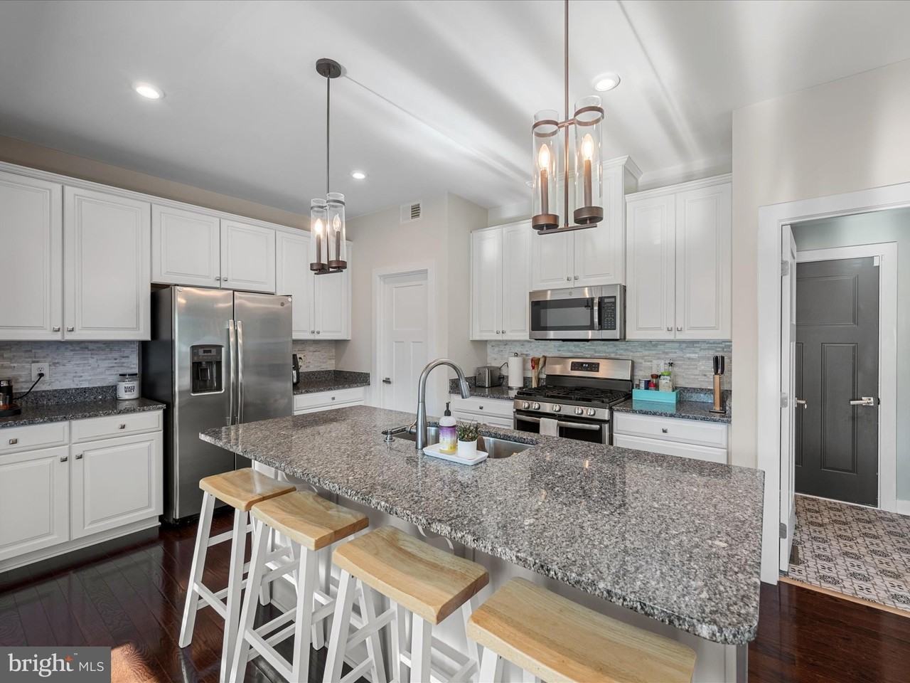 124 Emperor Dr - Photo 4 of 28